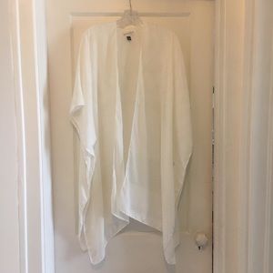 White Universal Thread Kimono